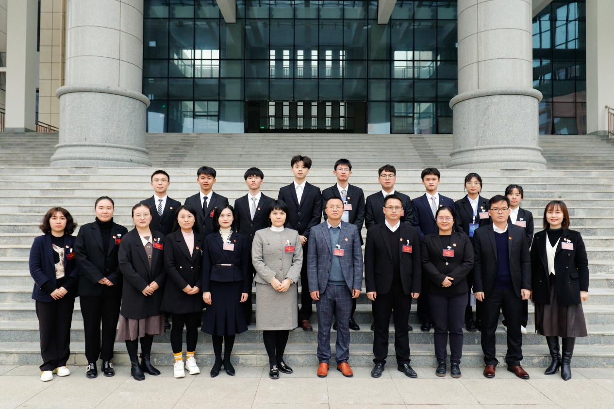 共青团第五届委员合影