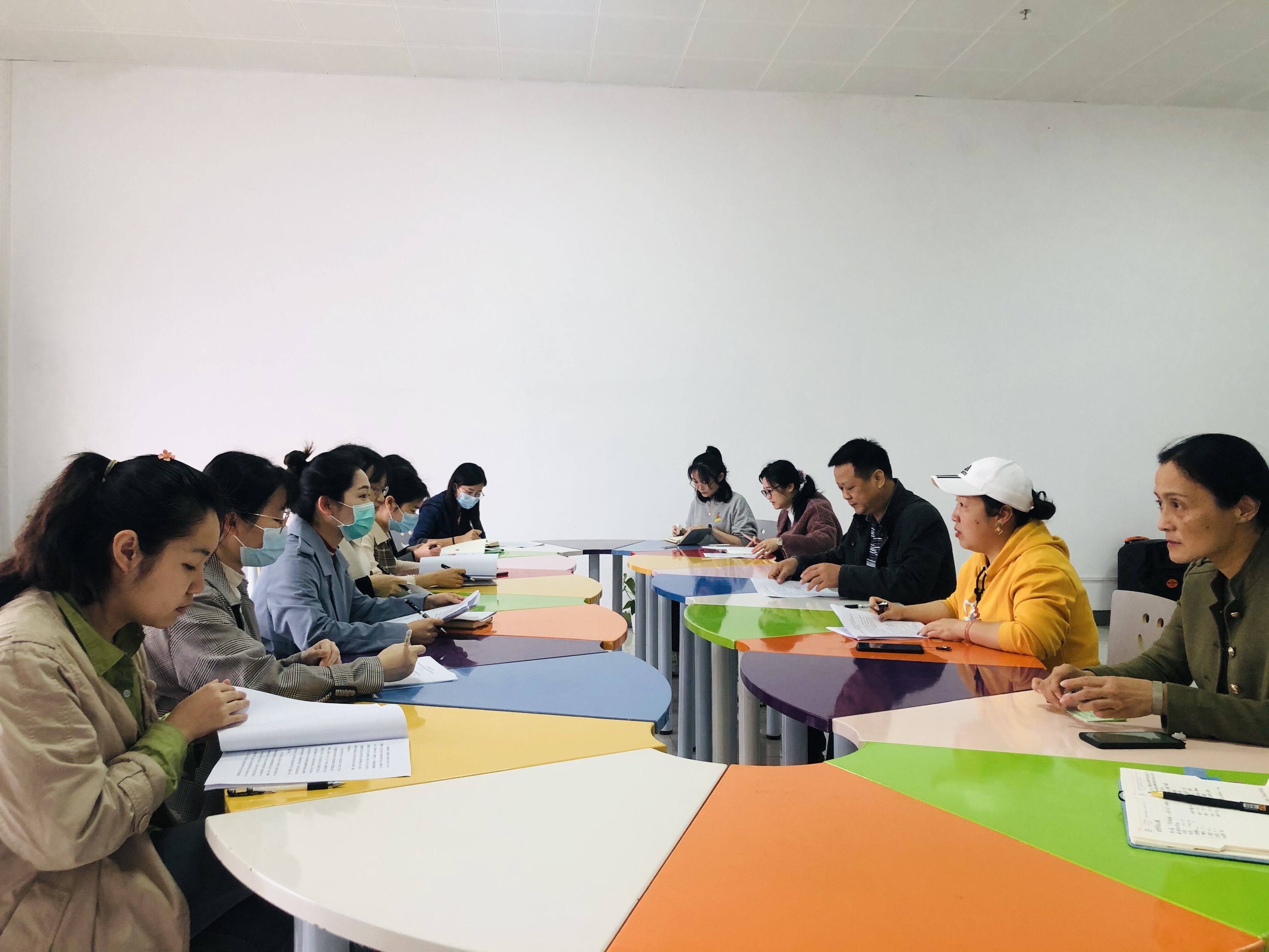 工作布置会议现场