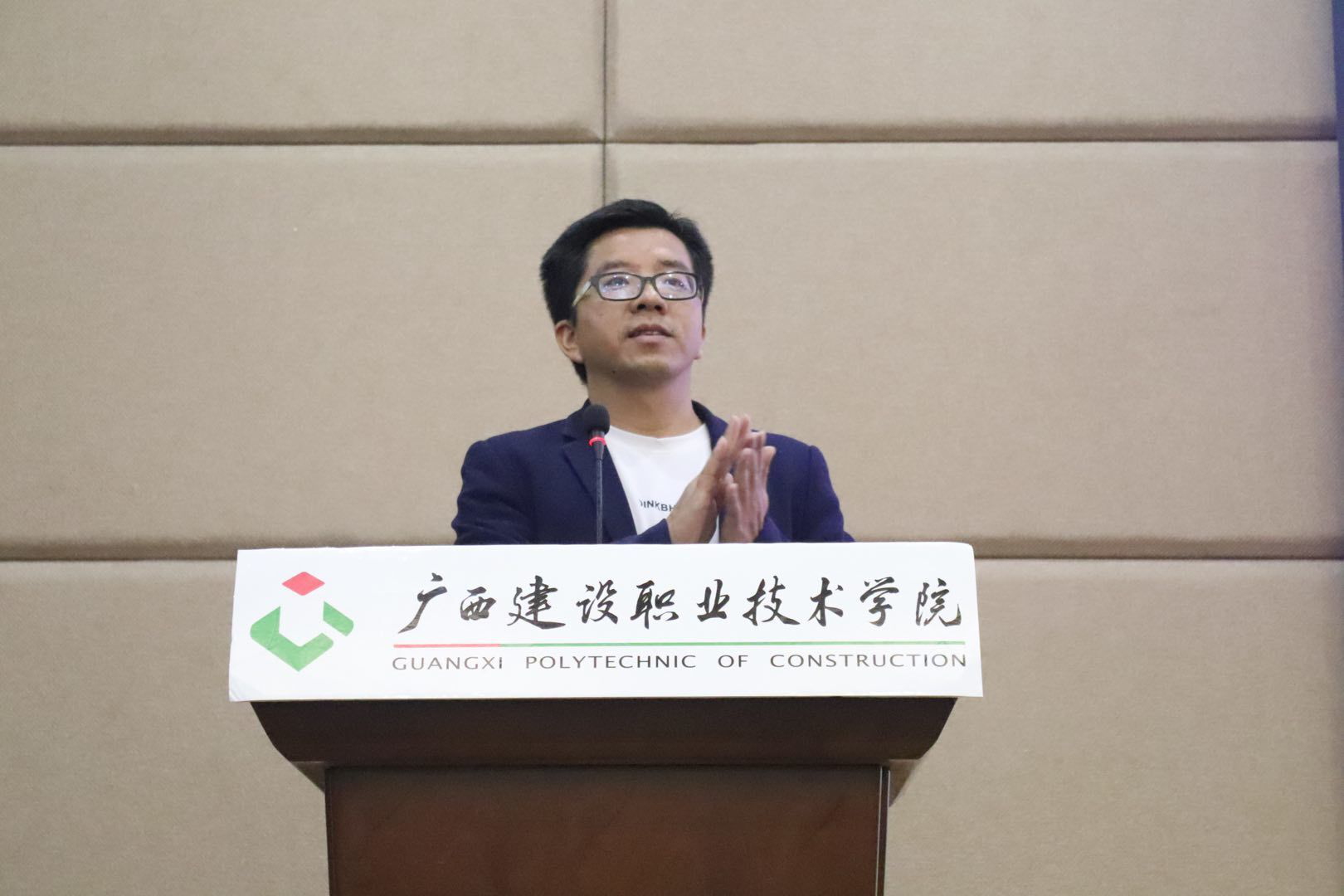宿舍管理科陆洪先老师发言